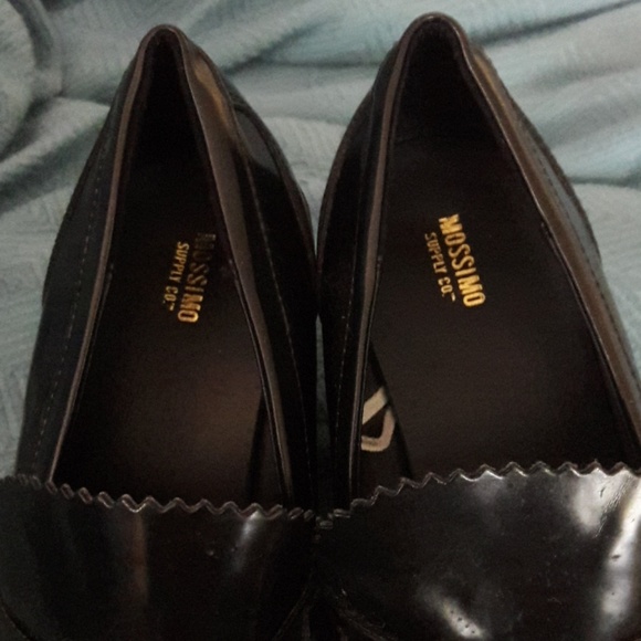 Shoes - Picture 2 of 3